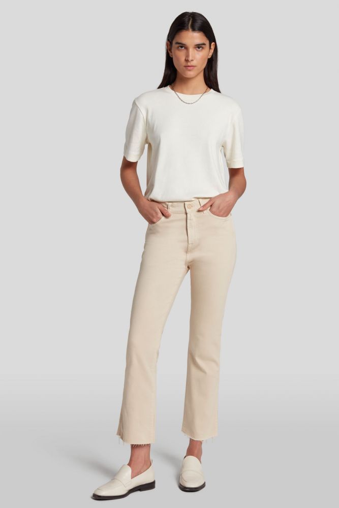 HW Slim Kick Colored Stretch With Raw Cut In Oat