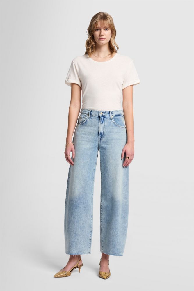 Bonnie Curvilinear Serenade With Raw Cut